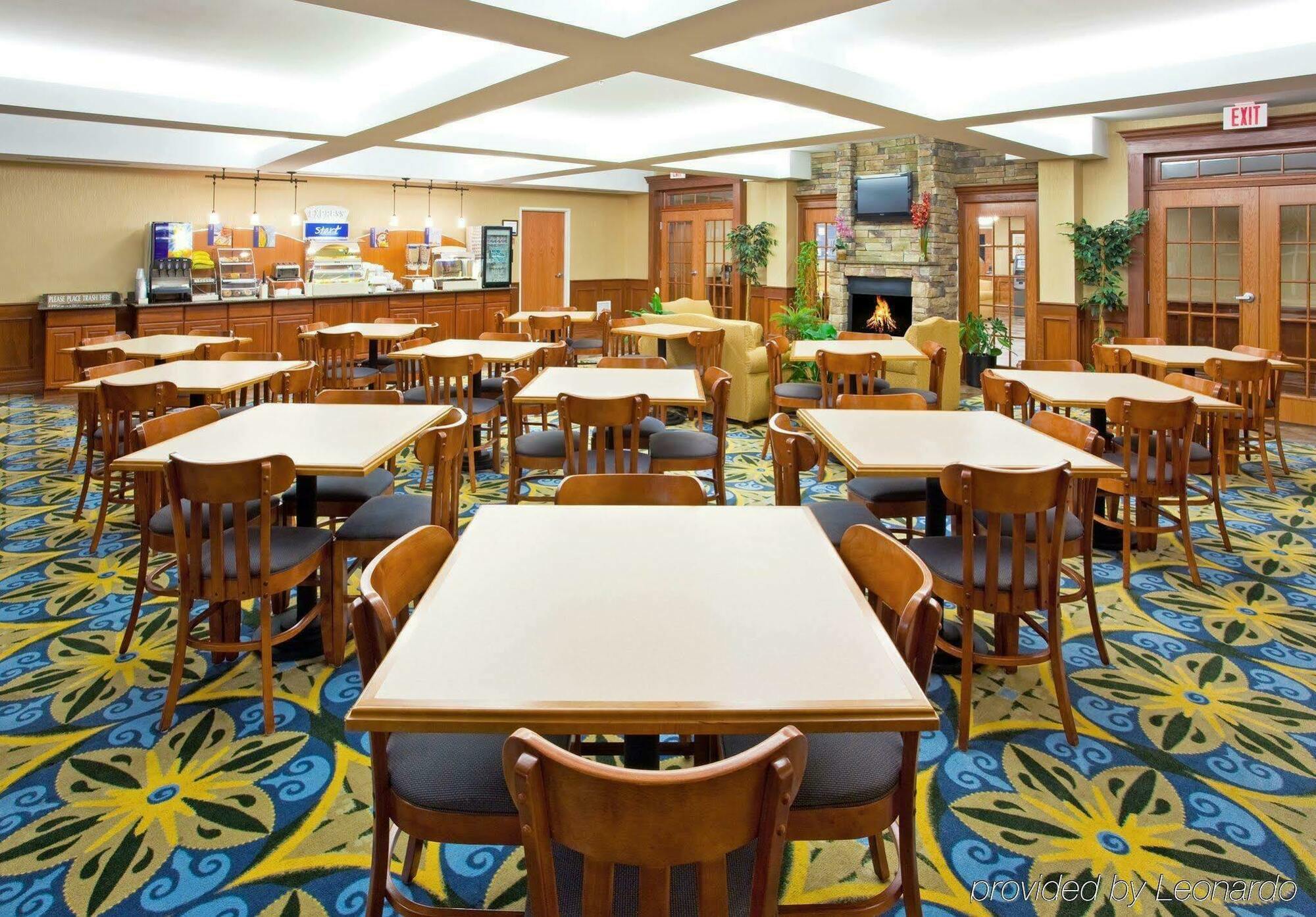 奥本山快捷假日&套房酒店 奥本希尔斯 外观 照片